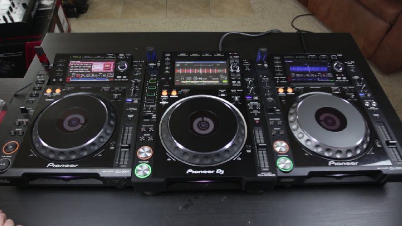 PIONEER CDJ-1000 MK3 PLAYER