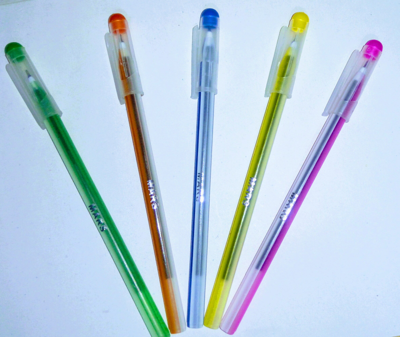 Plastic Use And Throw Ball Pen