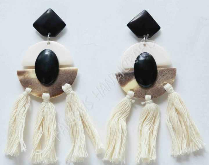 Ladies Stylish Resin Earrings