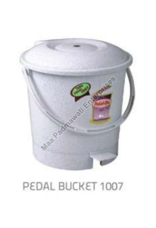 Plastic Pedal Dustbin 7 Liter