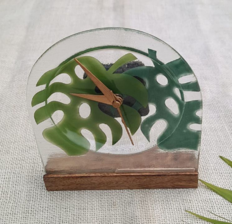 Palm Table Clock