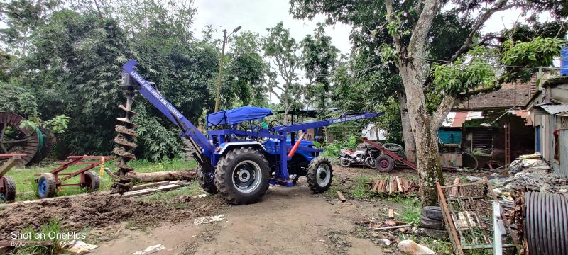 Tractor pole deals hole digger