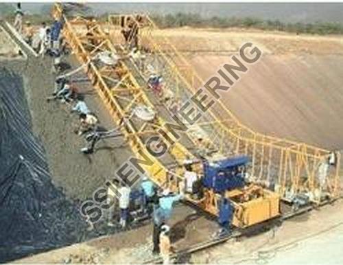 SSI Engineering Canal Paver Machine