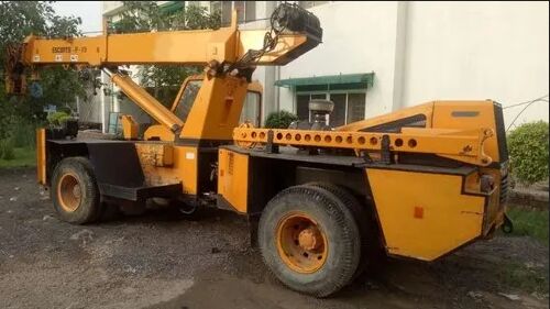 F15 farana CRANE rental