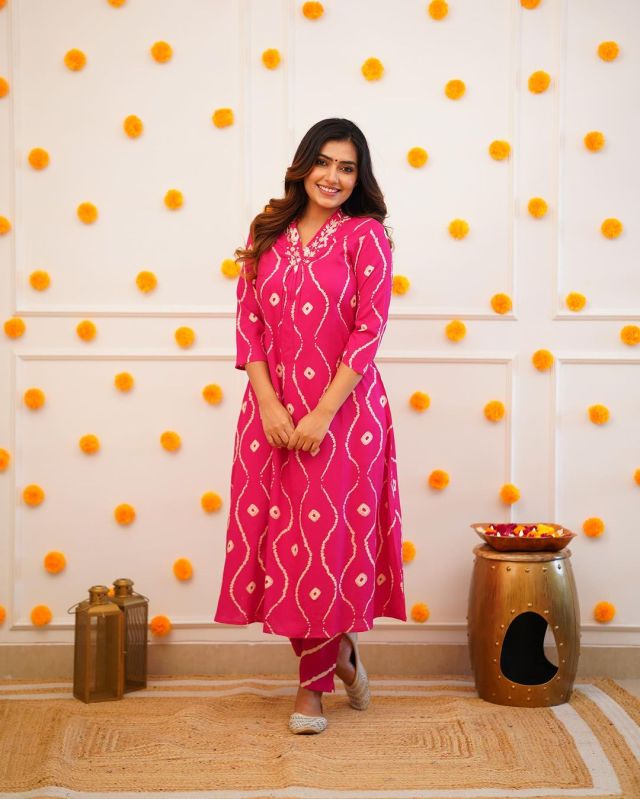 Leheriya Printed Georgette Anarkali Suit in Pink | Georgette anarkali  suits, Utsav fashion, Anarkali suit