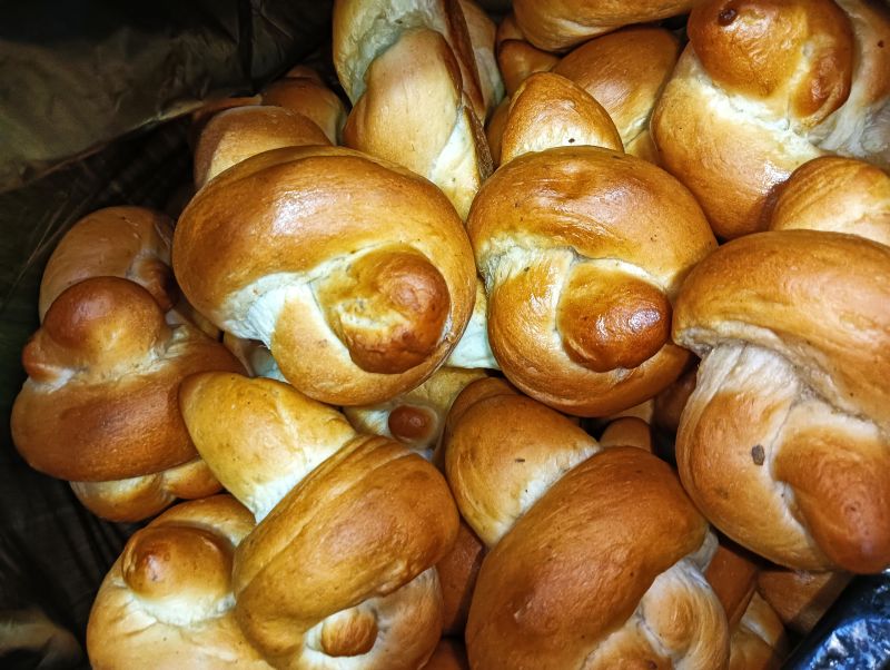 Baked Dinner Bread Rolls