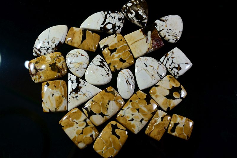 Black & Yellow Peanut Wood Gemstone