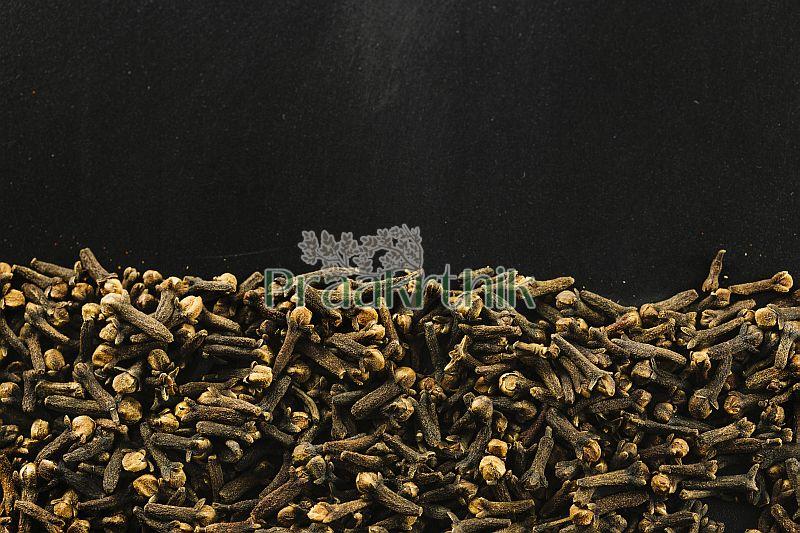 Dry Cloves