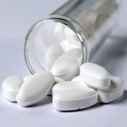 Isoflavones with Multivitamin and Multimineral Tablets