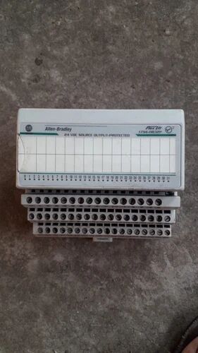 Allen Bradley 1792-OB32P PLC