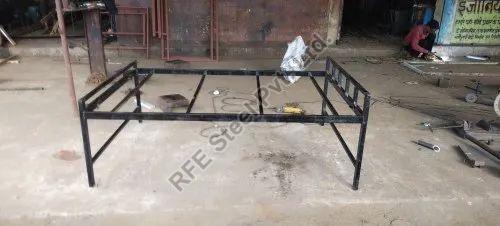 Metal single bed