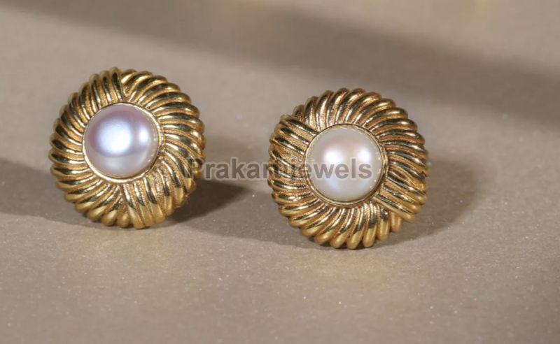 Ladies Stylish Brass Studs Earring