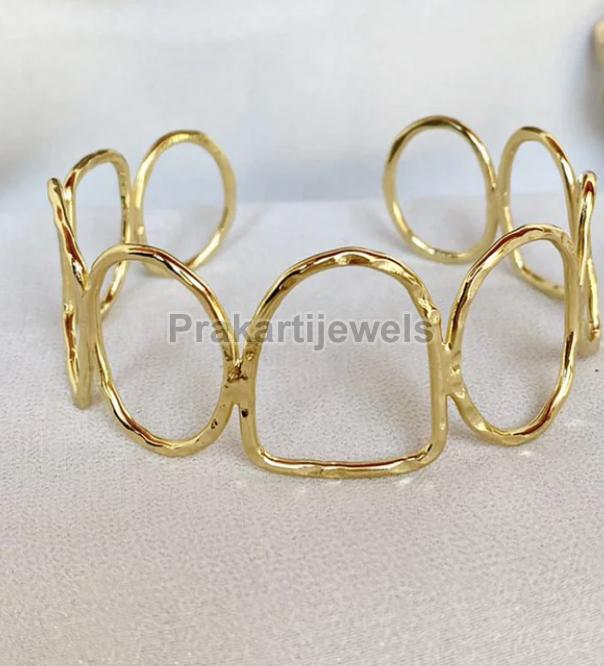 Ladies Daisy Cuff Bracelet