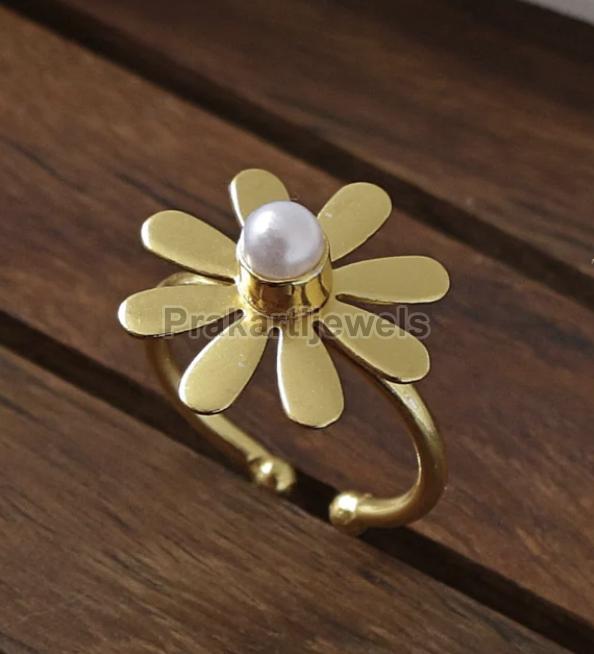 Ladies Fancy Pearl Flower Ring