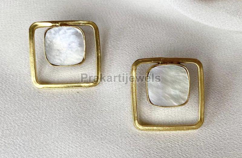 Ladies Mop Line Square Stud Earring