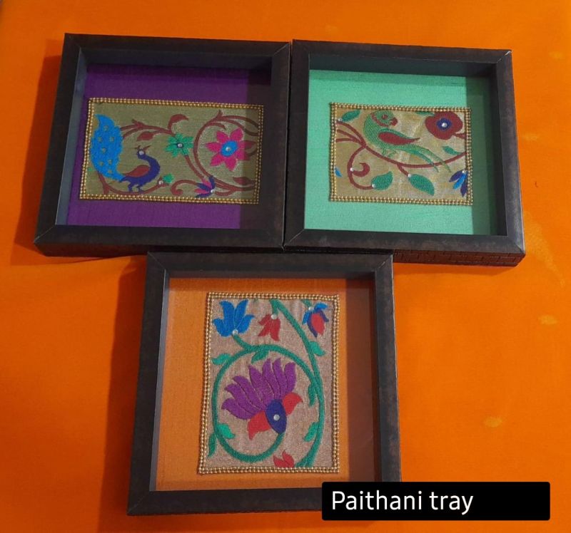 Wooden Paithani Square Tray Set