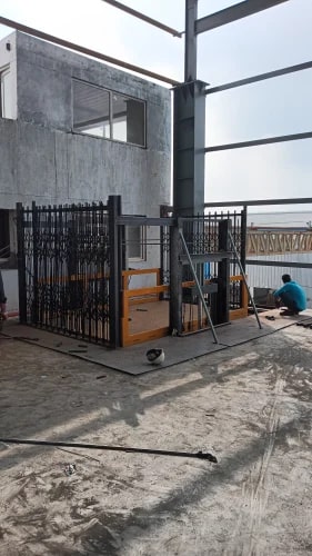 Mild Steel Goods Lift