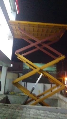 Telescopic Scissor Lift