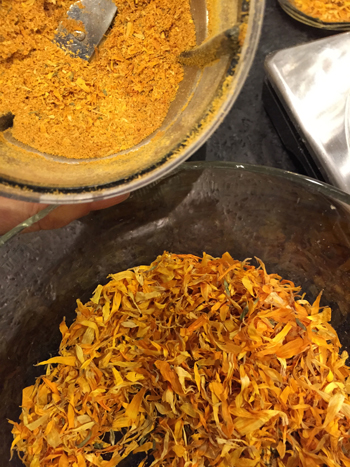 Dried Marigold Powder