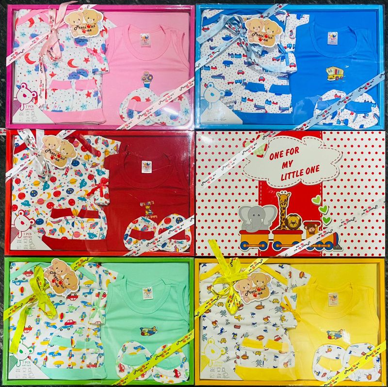 7 Piece New Born Baby Gift Set