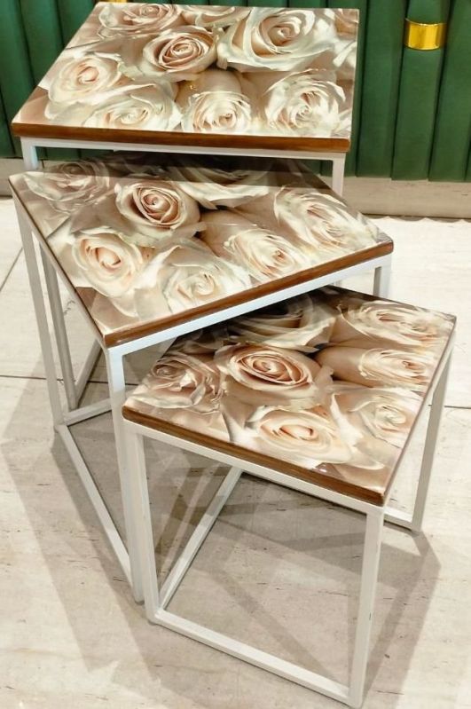 White Roses Nesting Table Set