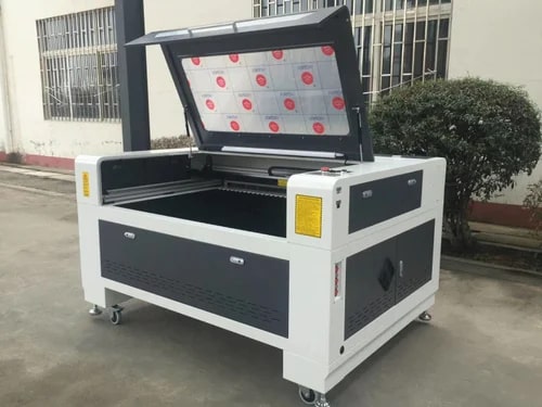 Sticker Cutting Machine