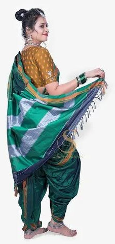 Nauvari Saree