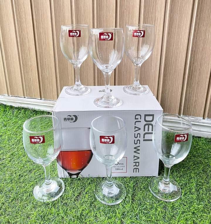 Transparent Wine Drinking Glasses