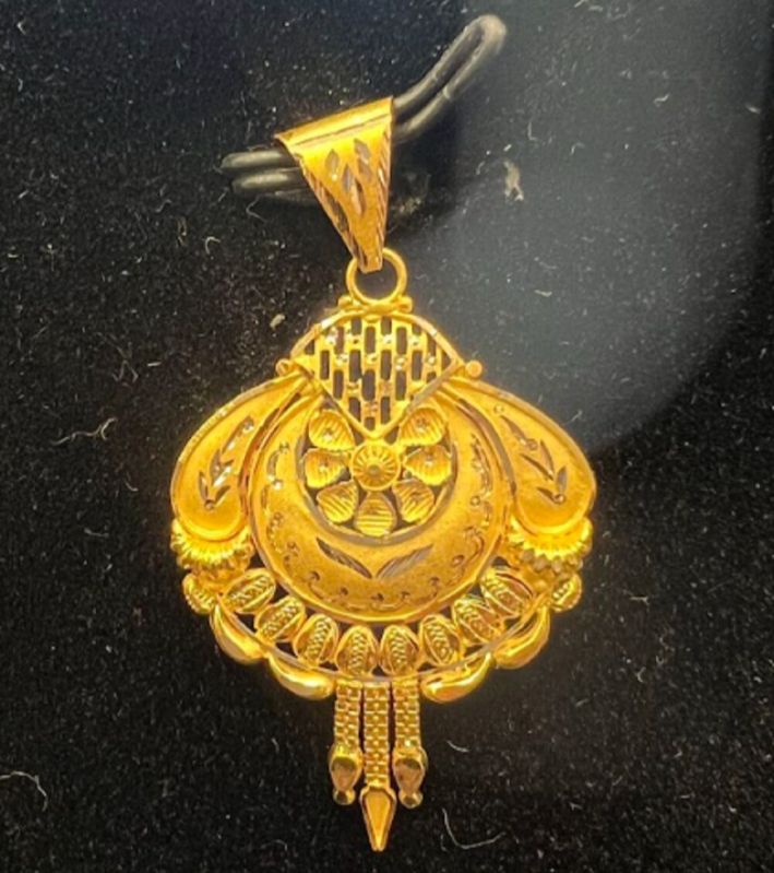 Ladies Gold Pendant