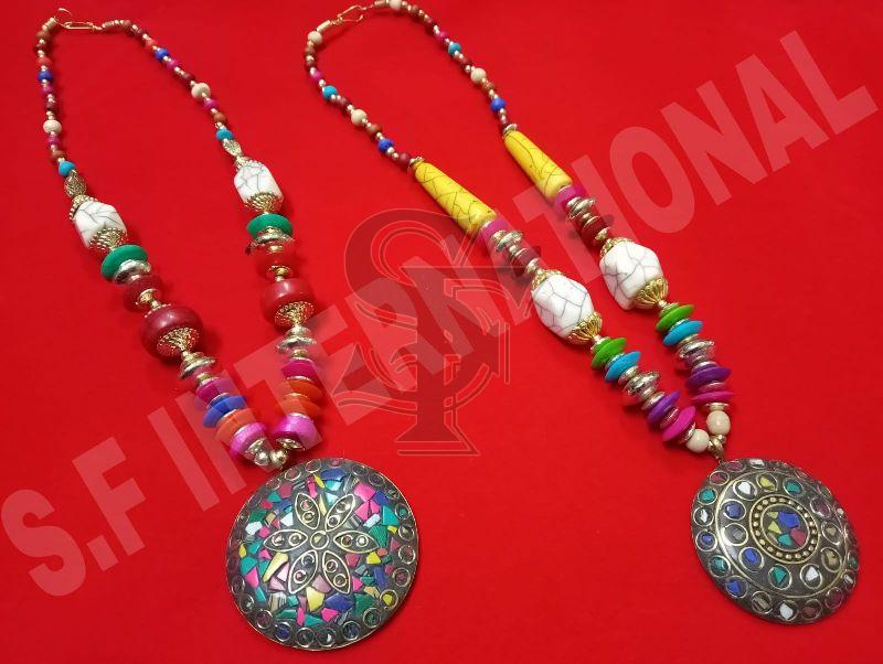 Resin Color Full  Necklaces