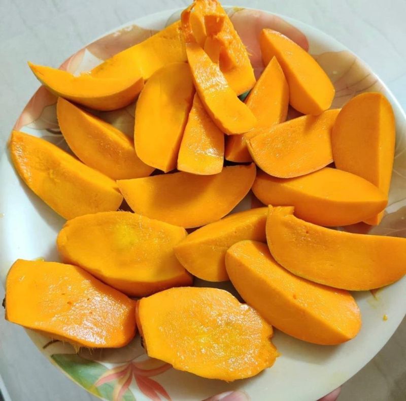 Alphonso Mango Slices