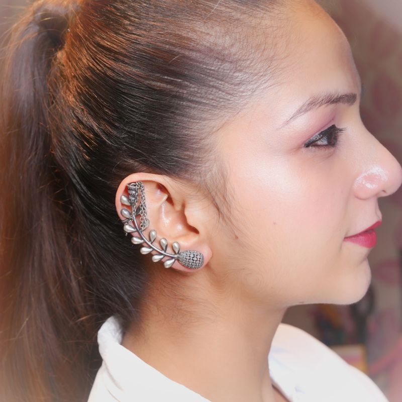 アクセサリー heres CLASSIC EAR CUFF here's CLASSIC EAR CUFF heres CLASSIC EAR CUFF