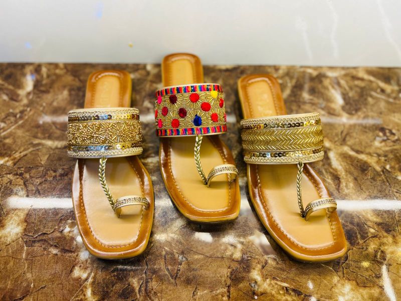 Women Handcrafted Kolhapuri Chappal