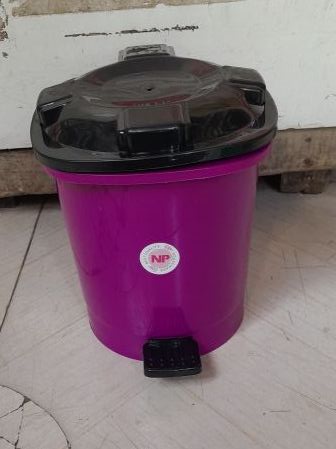 NP Plastic Kitchen Dustbin