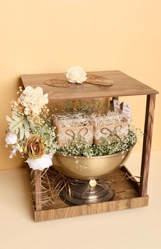 Rustic Floral Decor Gifting Frame