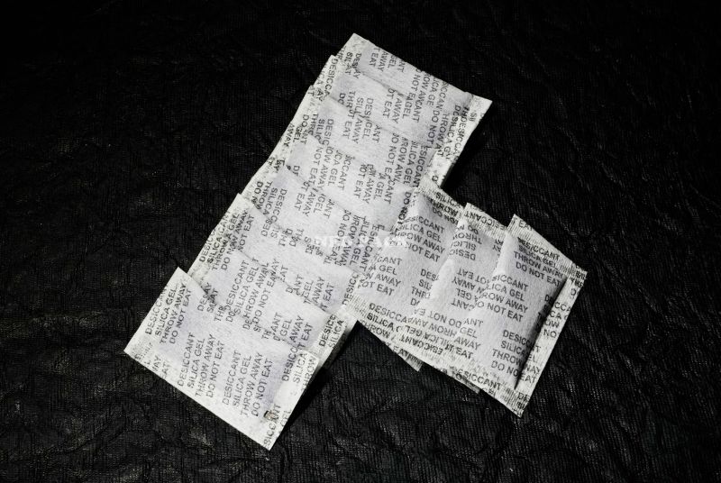 Hanging Silica Gel Pouch