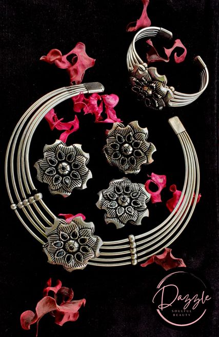 Ladies Silver Choker Jewelry Set