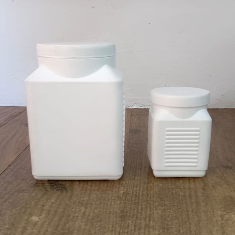 Plastic Square Tablet Containers