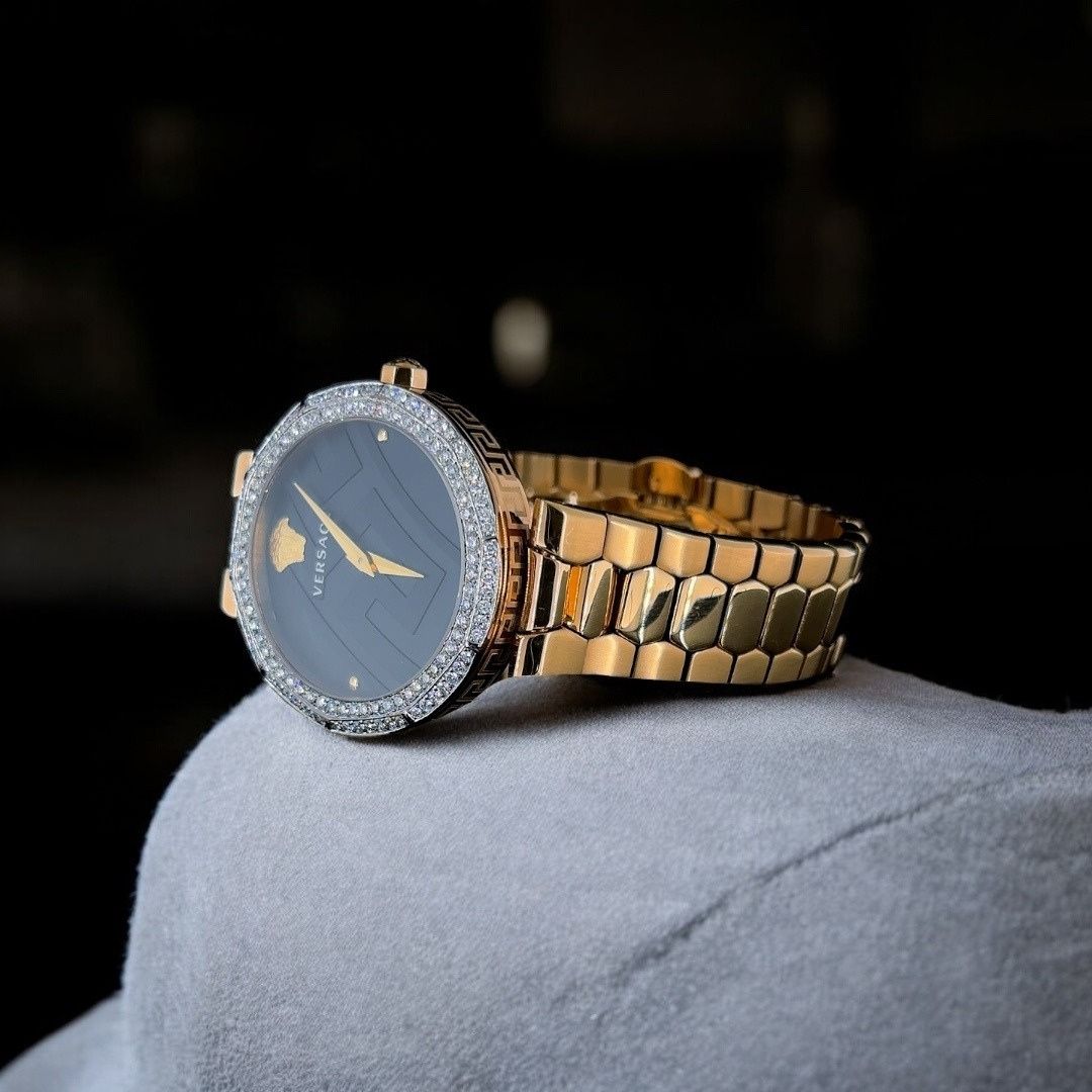 Exclusive Round Diamond Studded Watch