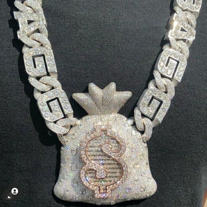 Luxury Diamond Studded Pendant Crafting