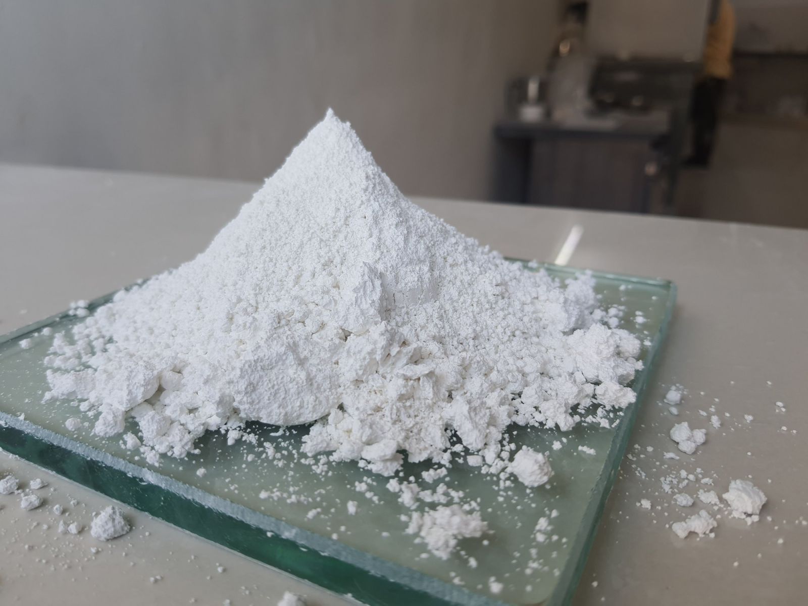 White Metakaolin Powder