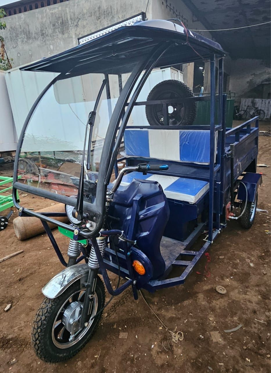 E-rickshaw Loader