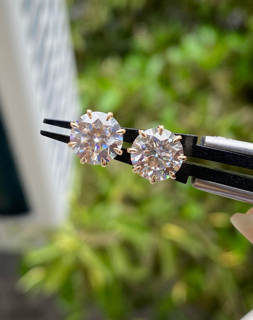 Ladies Beautiful Diamond Stud Earrings