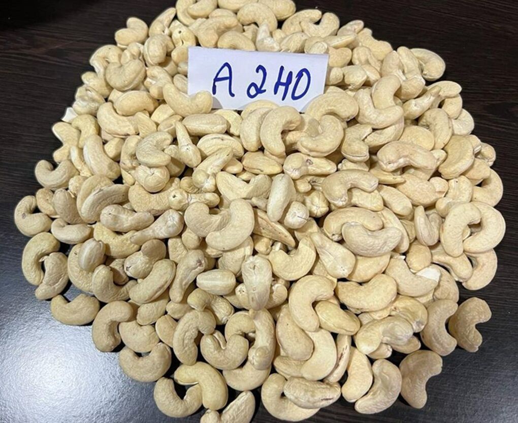 Whole Cashew Nuts