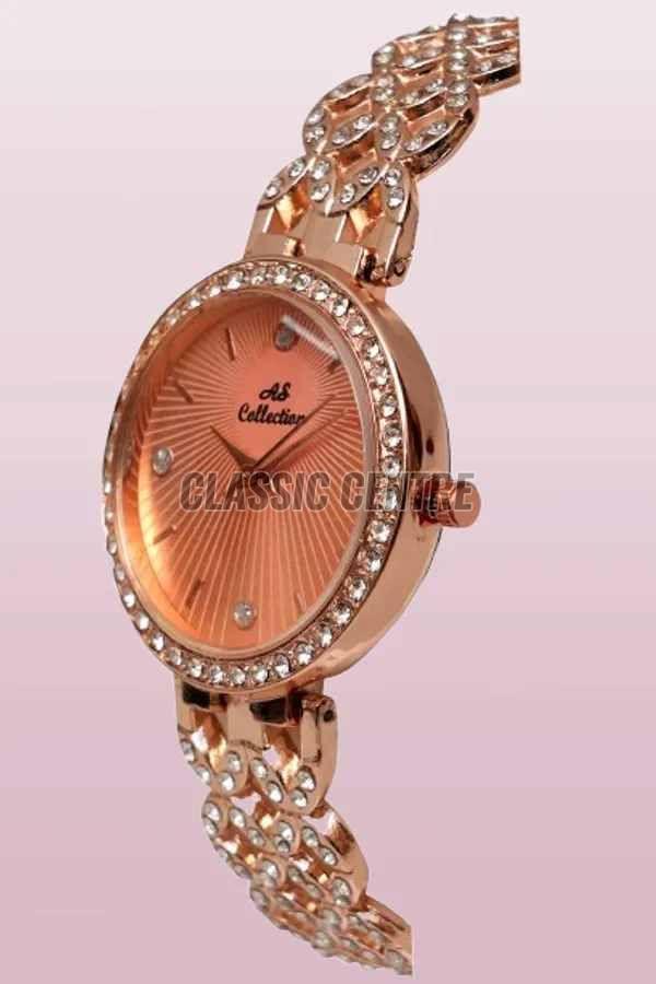 Women Round Dial Analog Watch