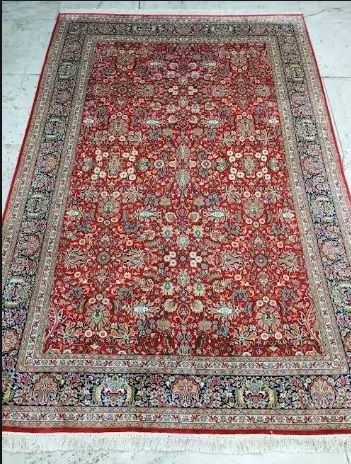 5.9 Ft × 8.9 Ft. Handmade Silk Floor Carpet