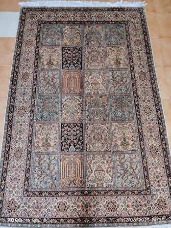 Hamadan Cotton Silk Carpets