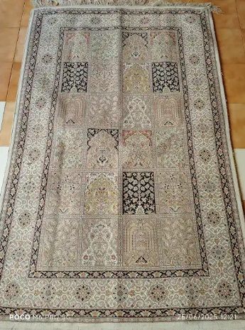 Handmade Area Rug Kashmiri Pure Silk Carpet