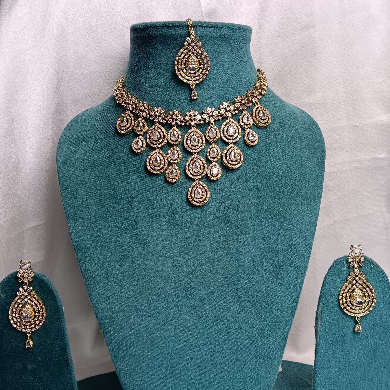 Premium Gold-Tone Teardrop Necklace Set