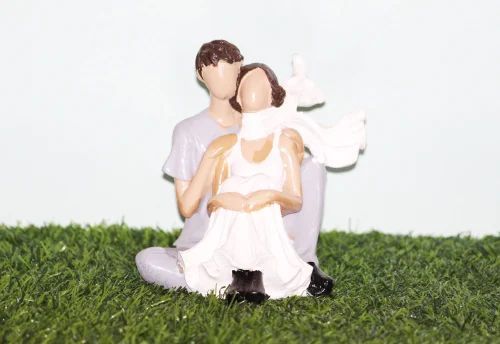 Decorative Cute Romantic Couple Miniature Showpiece